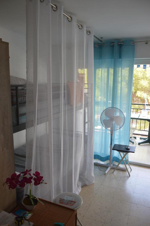 Habitaciones Compartidas En Un Apartamento Салоу Екстер'єр фото