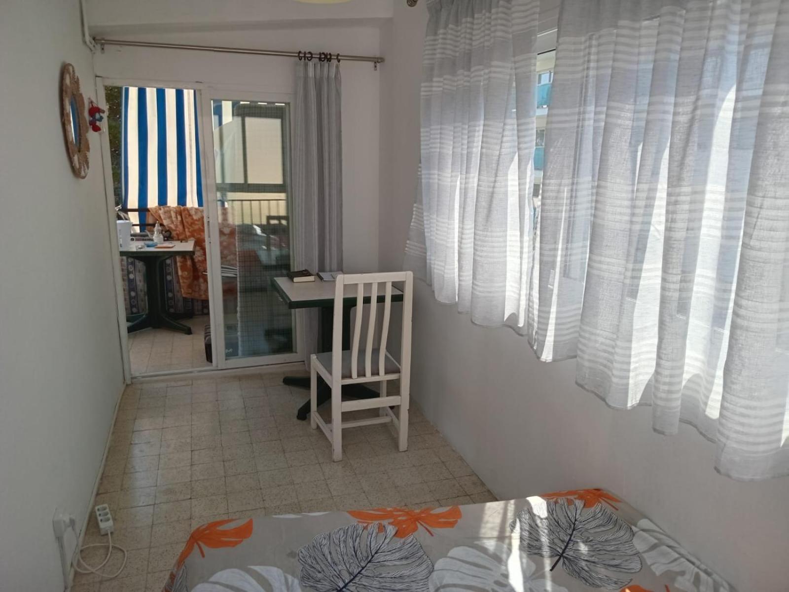 Habitaciones Compartidas En Un Apartamento Салоу Екстер'єр фото
