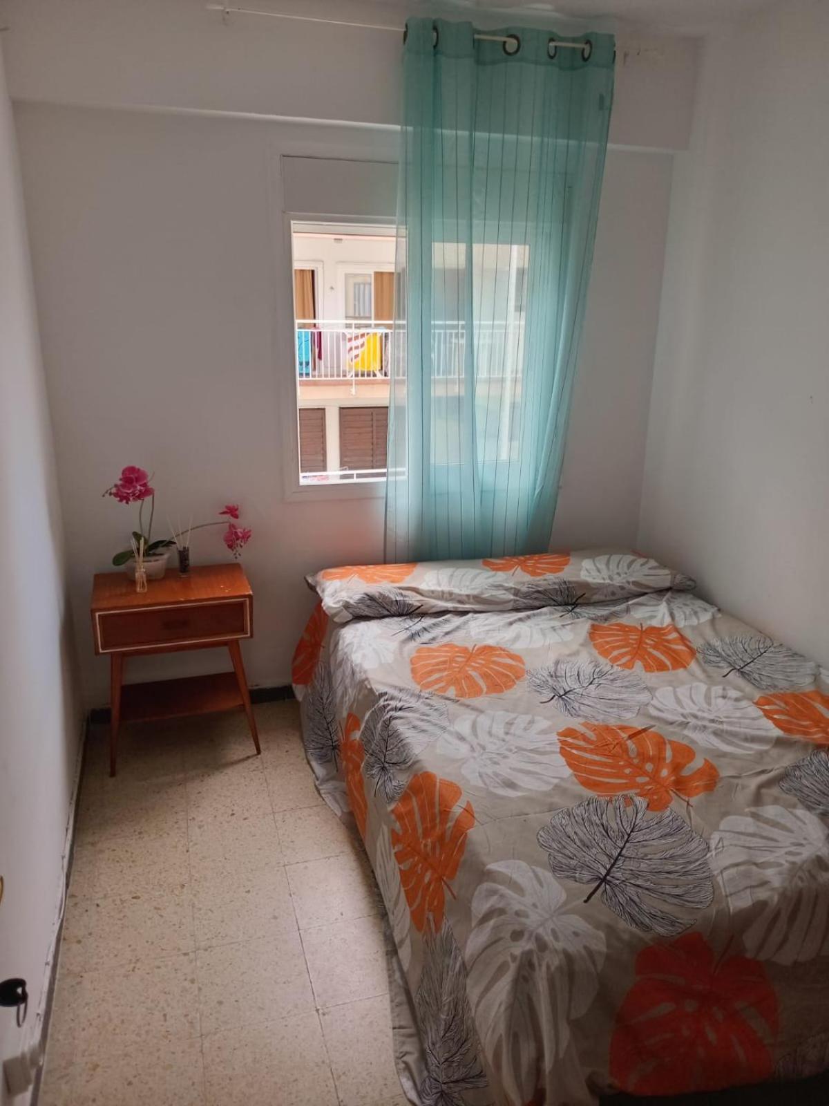 Habitaciones Compartidas En Un Apartamento Салоу Екстер'єр фото