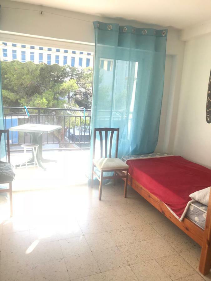 Habitaciones Compartidas En Un Apartamento Салоу Екстер'єр фото