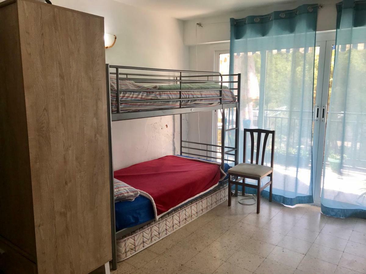 Habitaciones Compartidas En Un Apartamento Салоу Екстер'єр фото